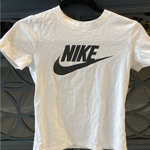 Nike original kids t shirt ! Perfect white ! Size XS like new